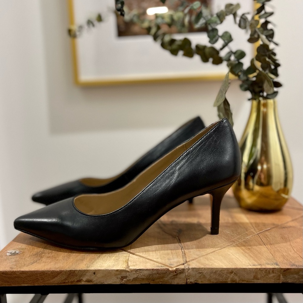 Ann Taylor Classic Black Pointed Toe Pump, Low Heel